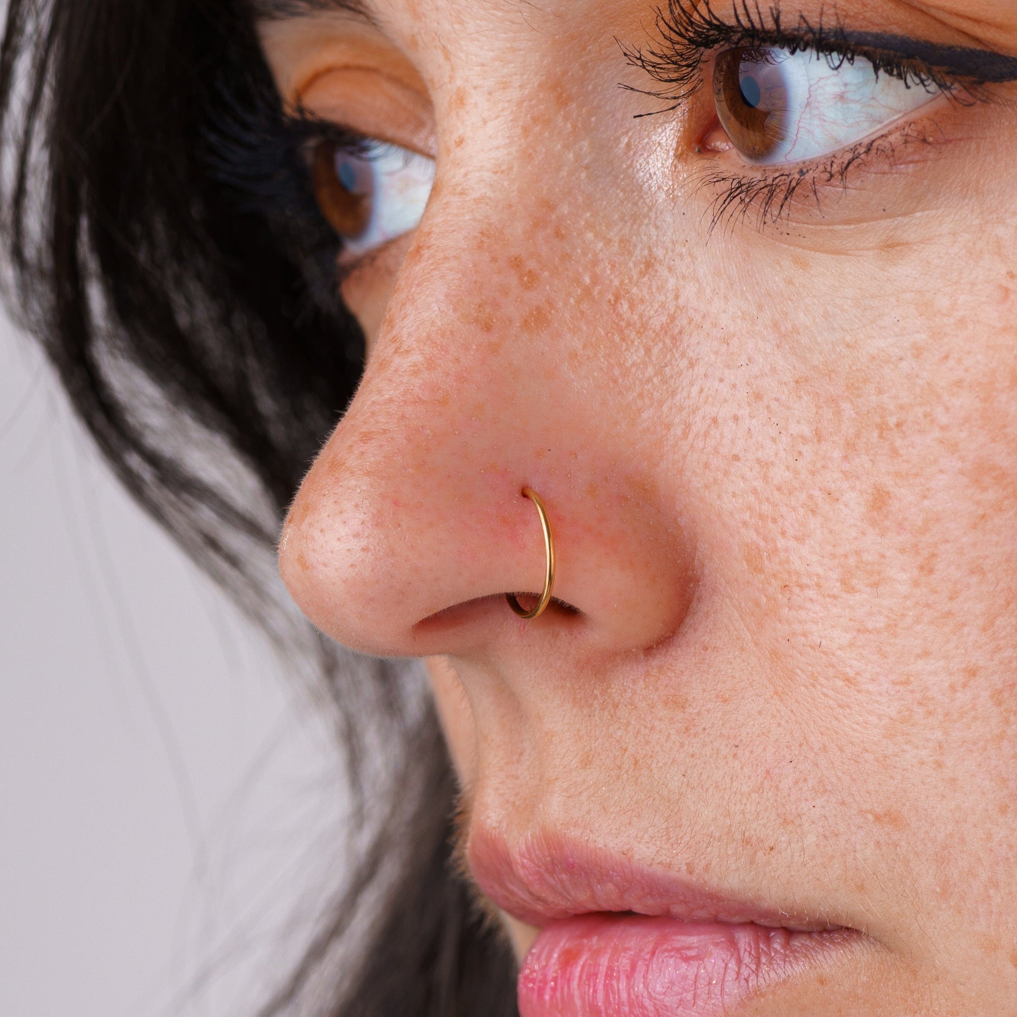 Piercing au nez Anne