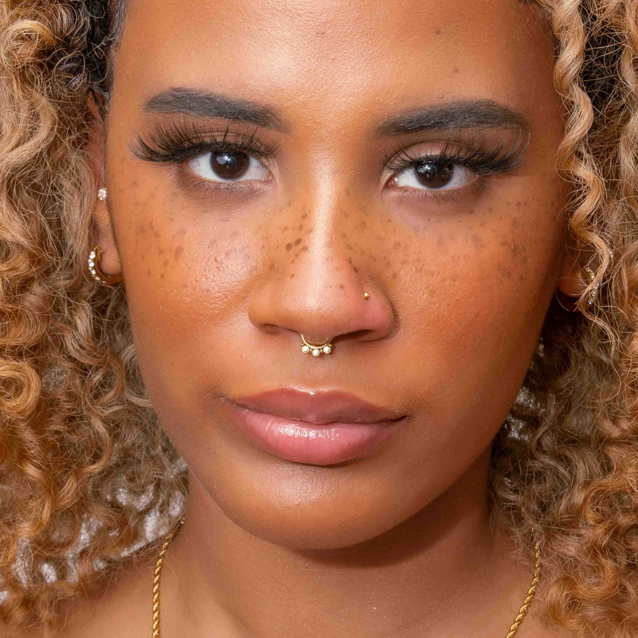 Faux piercing Mariam